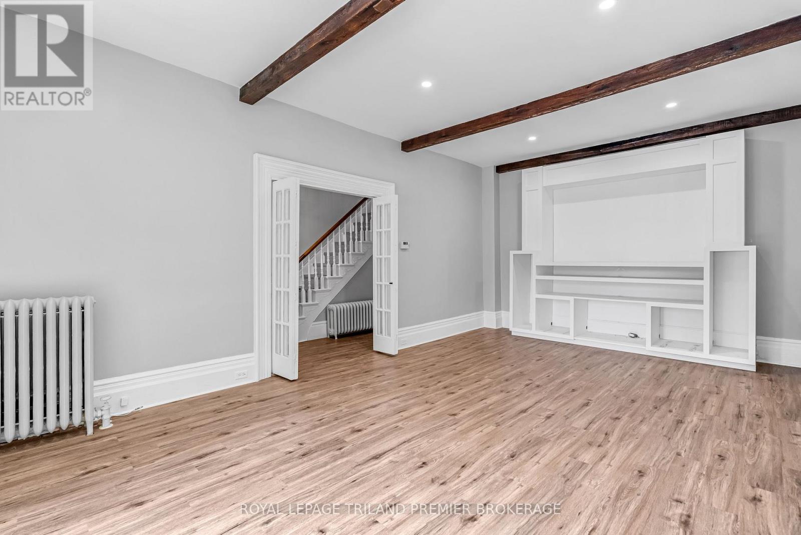 180 Alma Street Property Photo 6