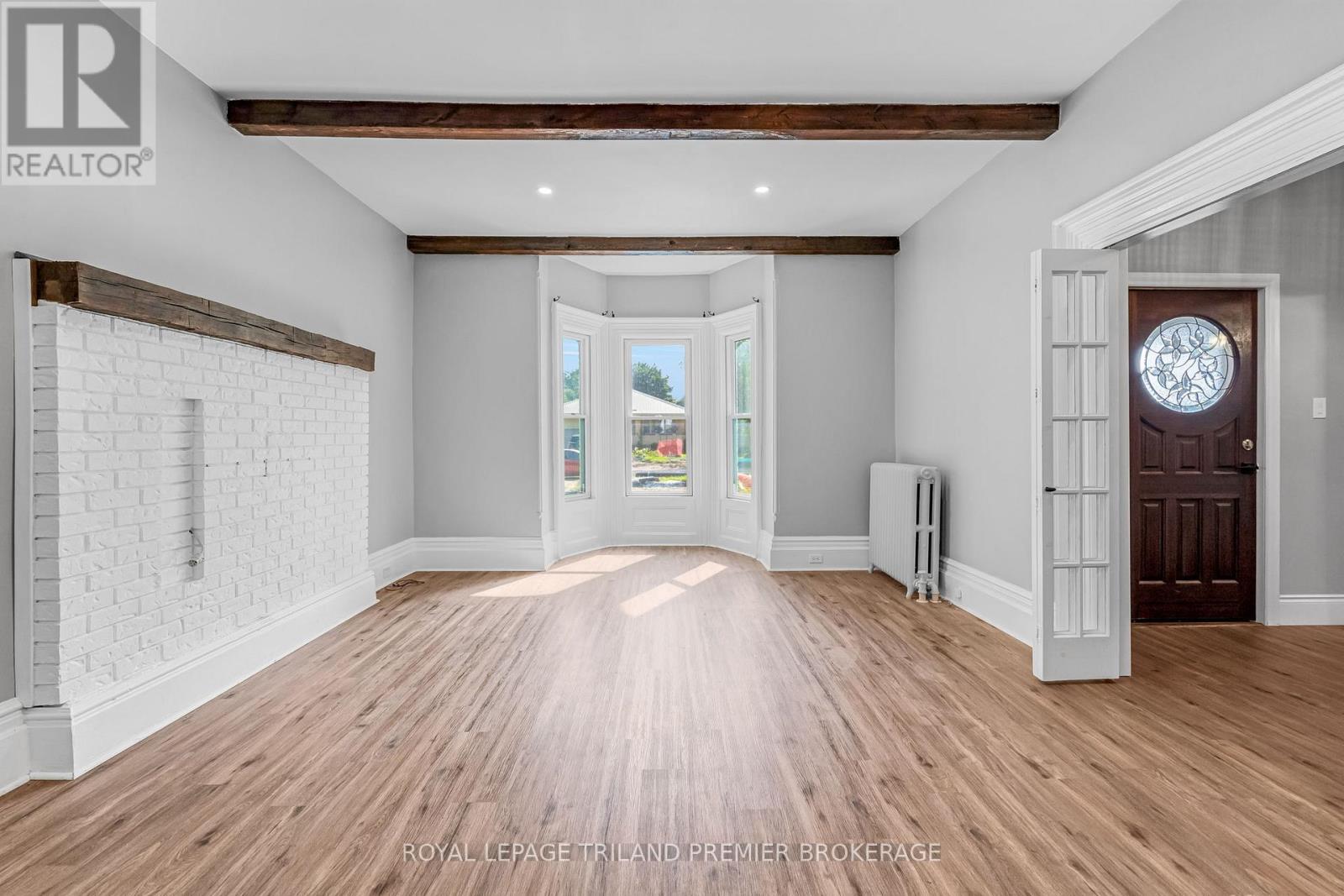 180 Alma Street Property Photo 8