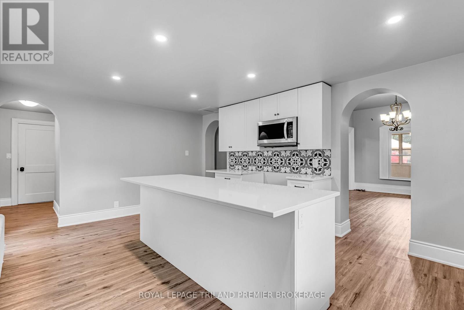 180 Alma Street Property Photo 15