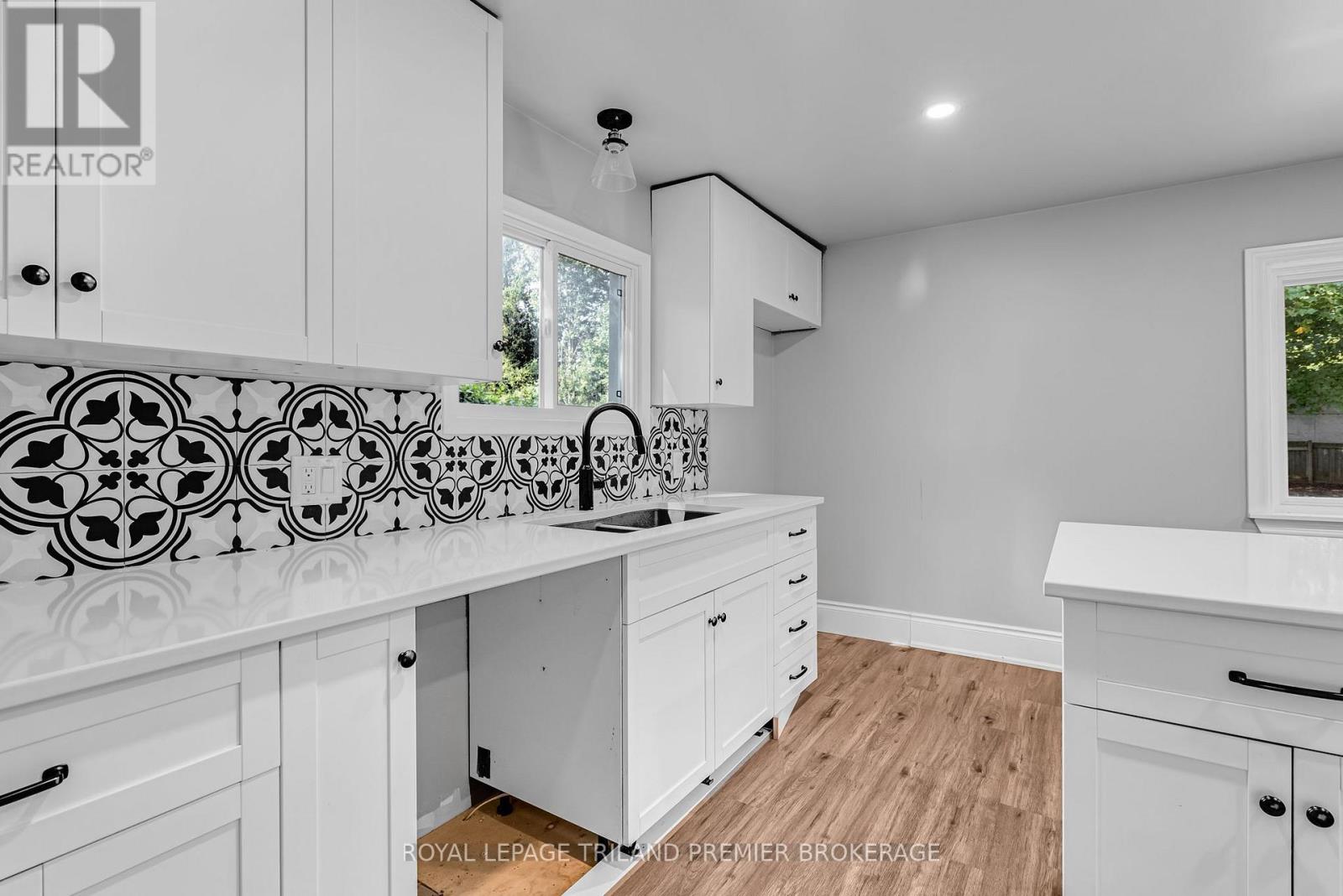 180 Alma Street Property Photo 18