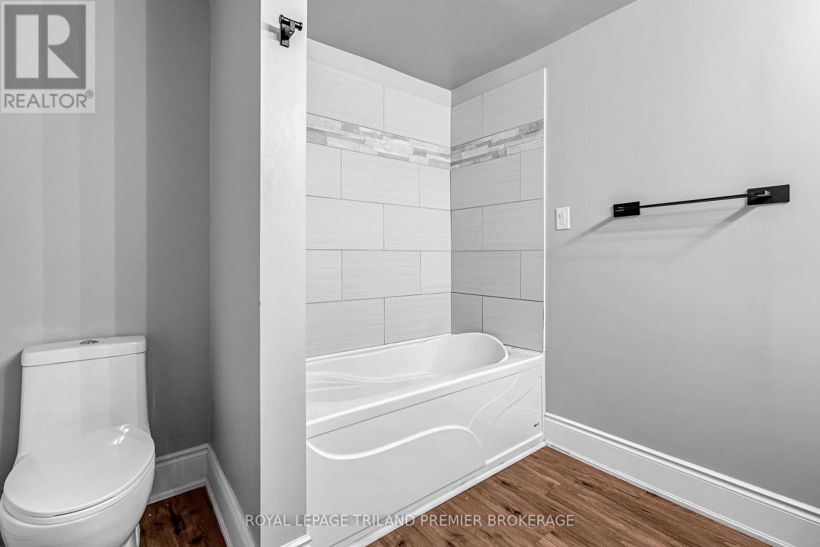 180 Alma Street Property Photo 19