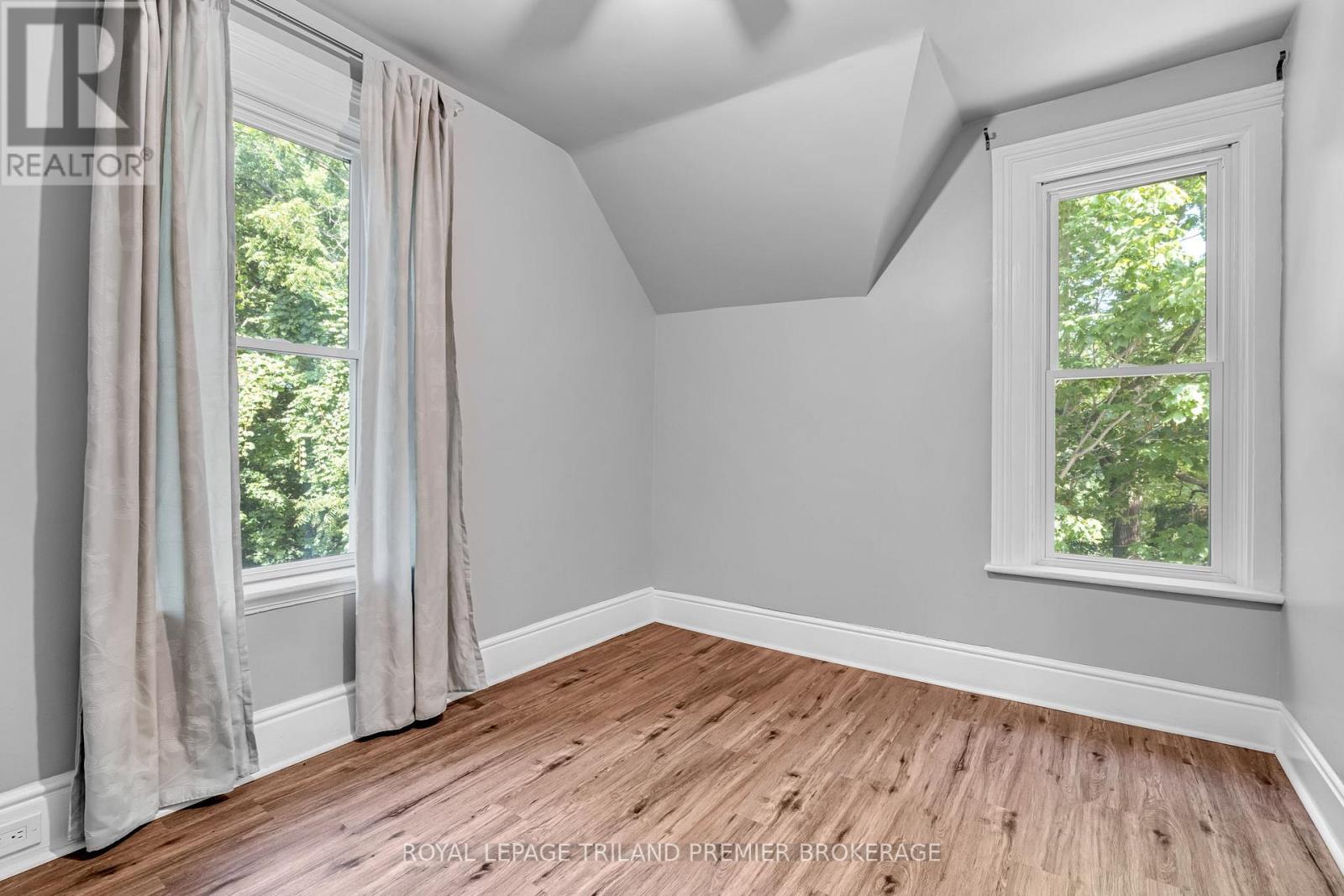 180 Alma Street Property Photo 23