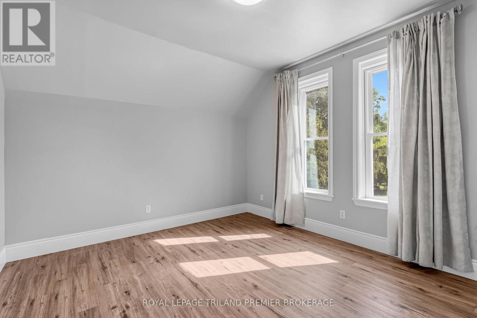 180 Alma Street Property Photo 26
