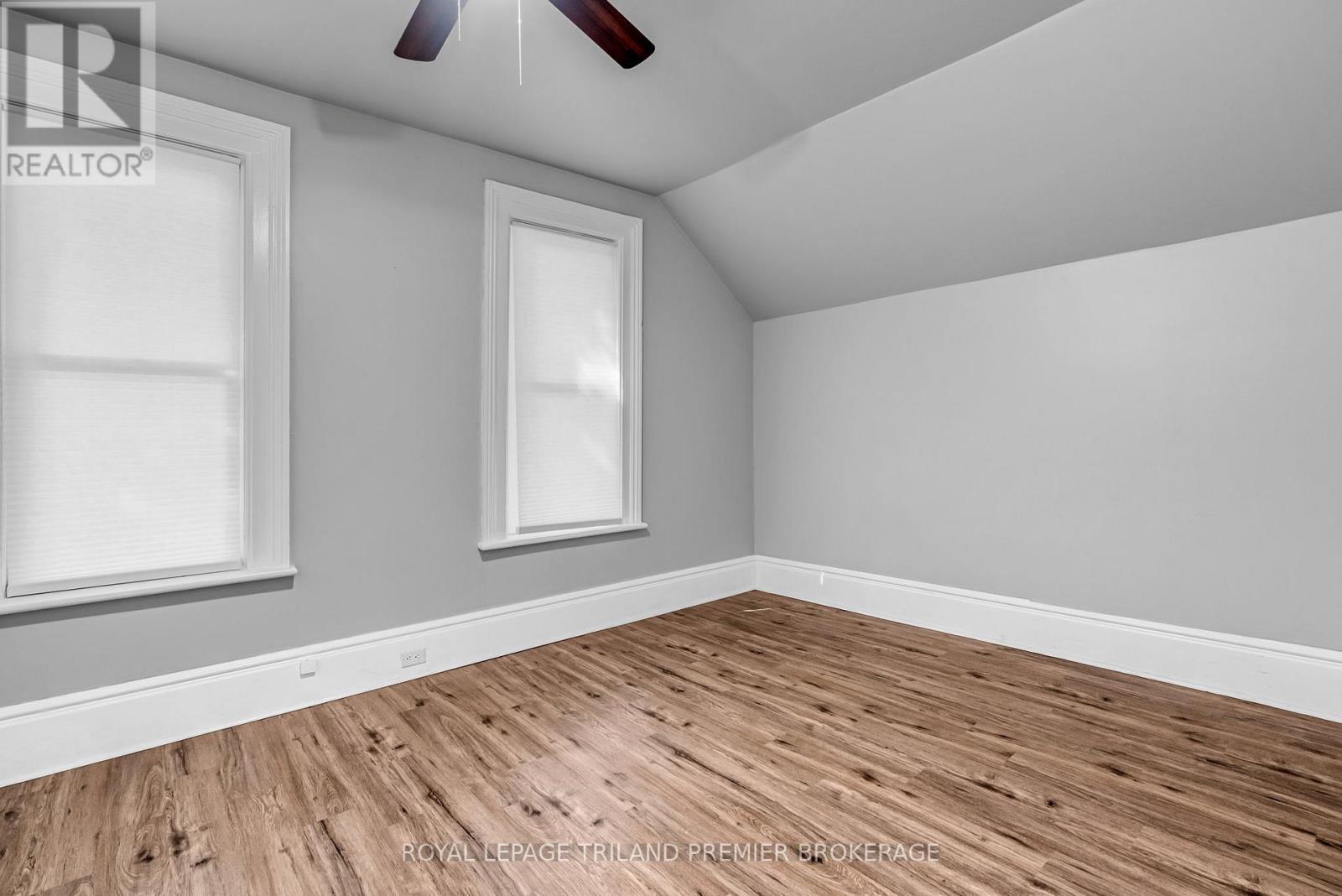 180 Alma Street Property Photo 28