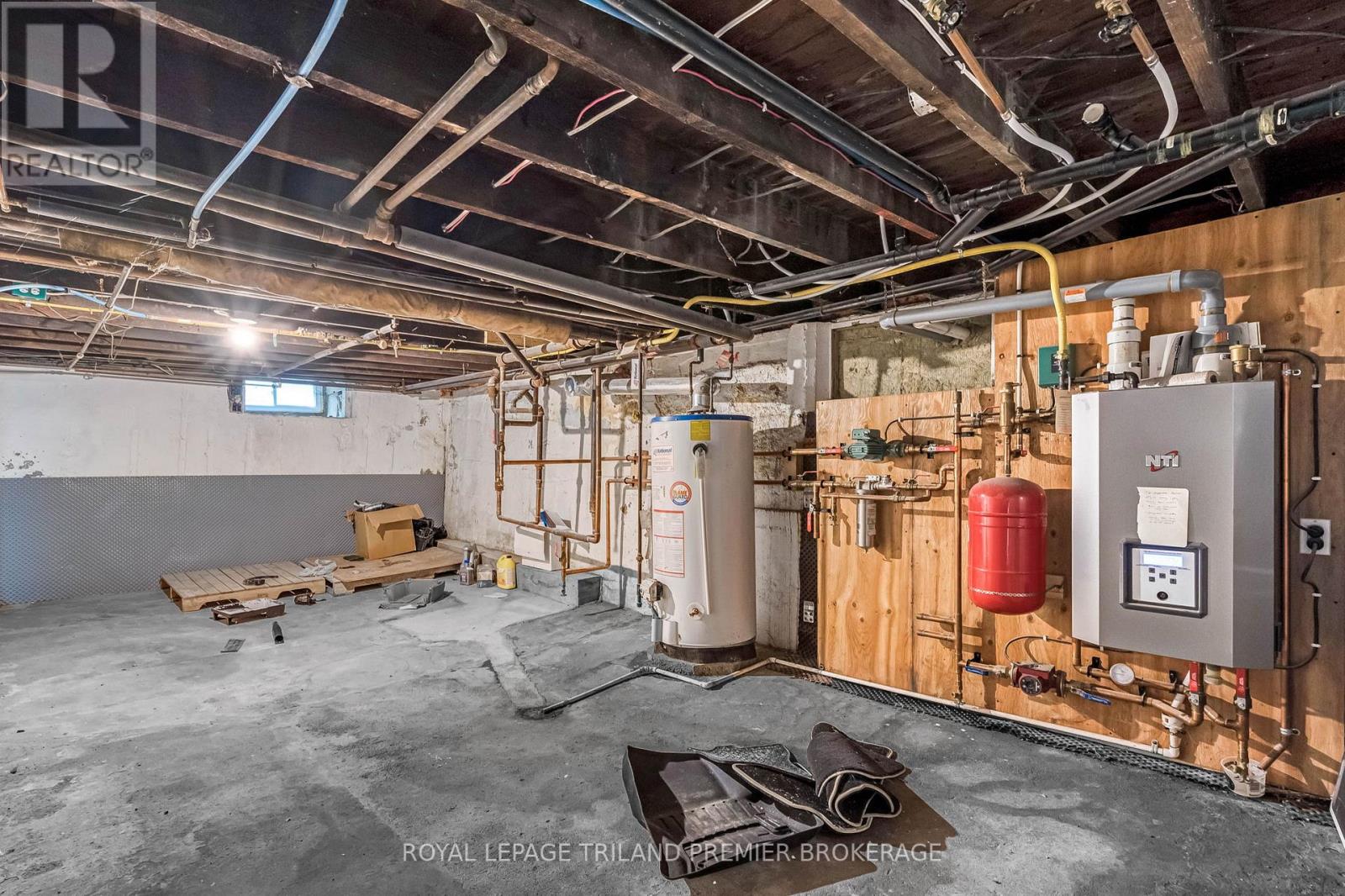 180 Alma Street Property Photo 29
