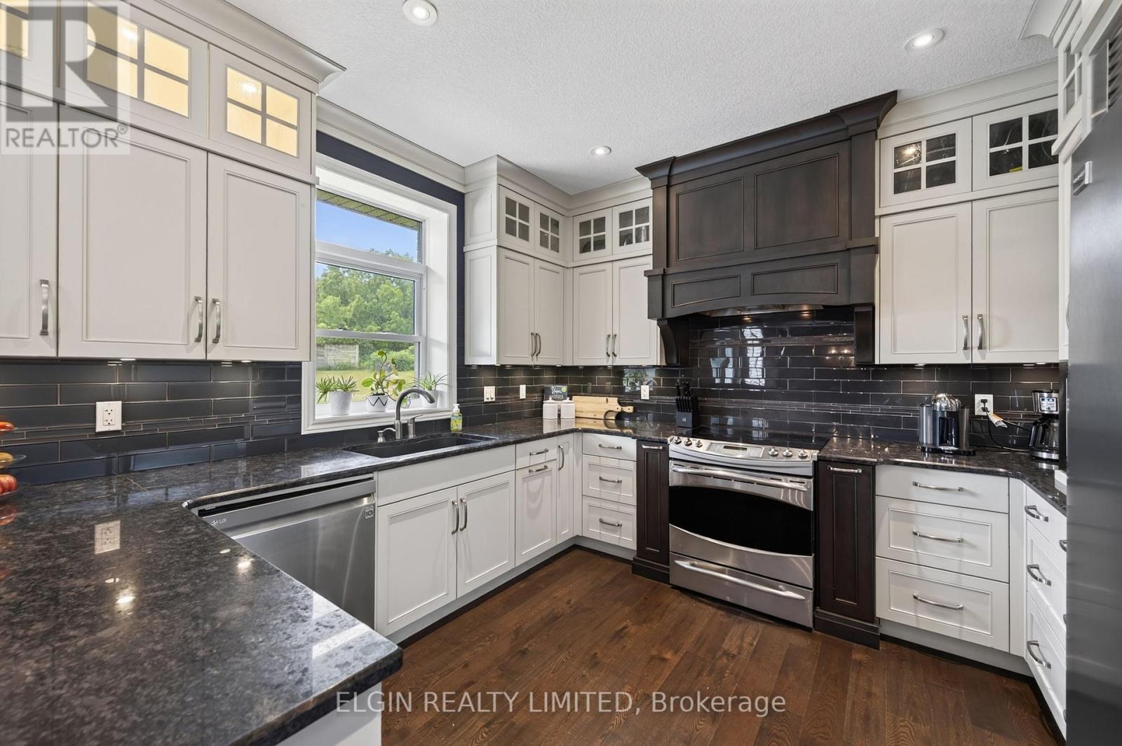 26 Blossom Ridge Property Photo 12