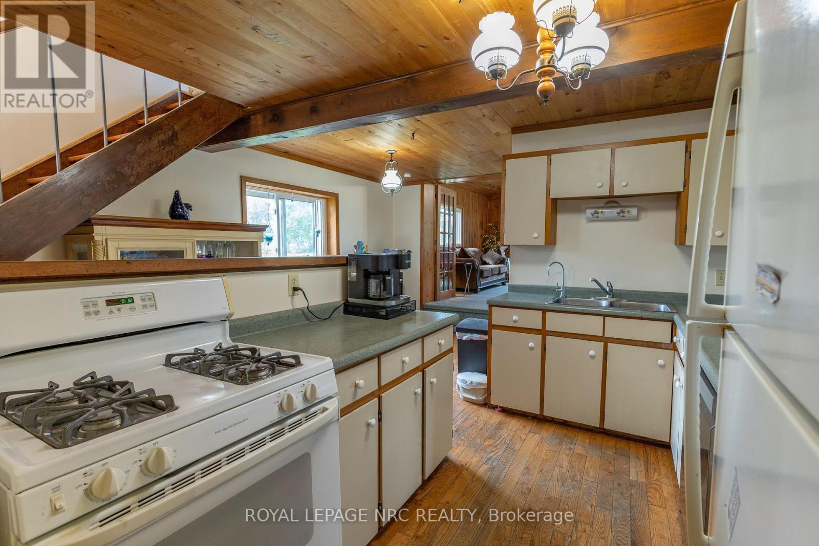 11284 Golf Course Road Property Photo 11