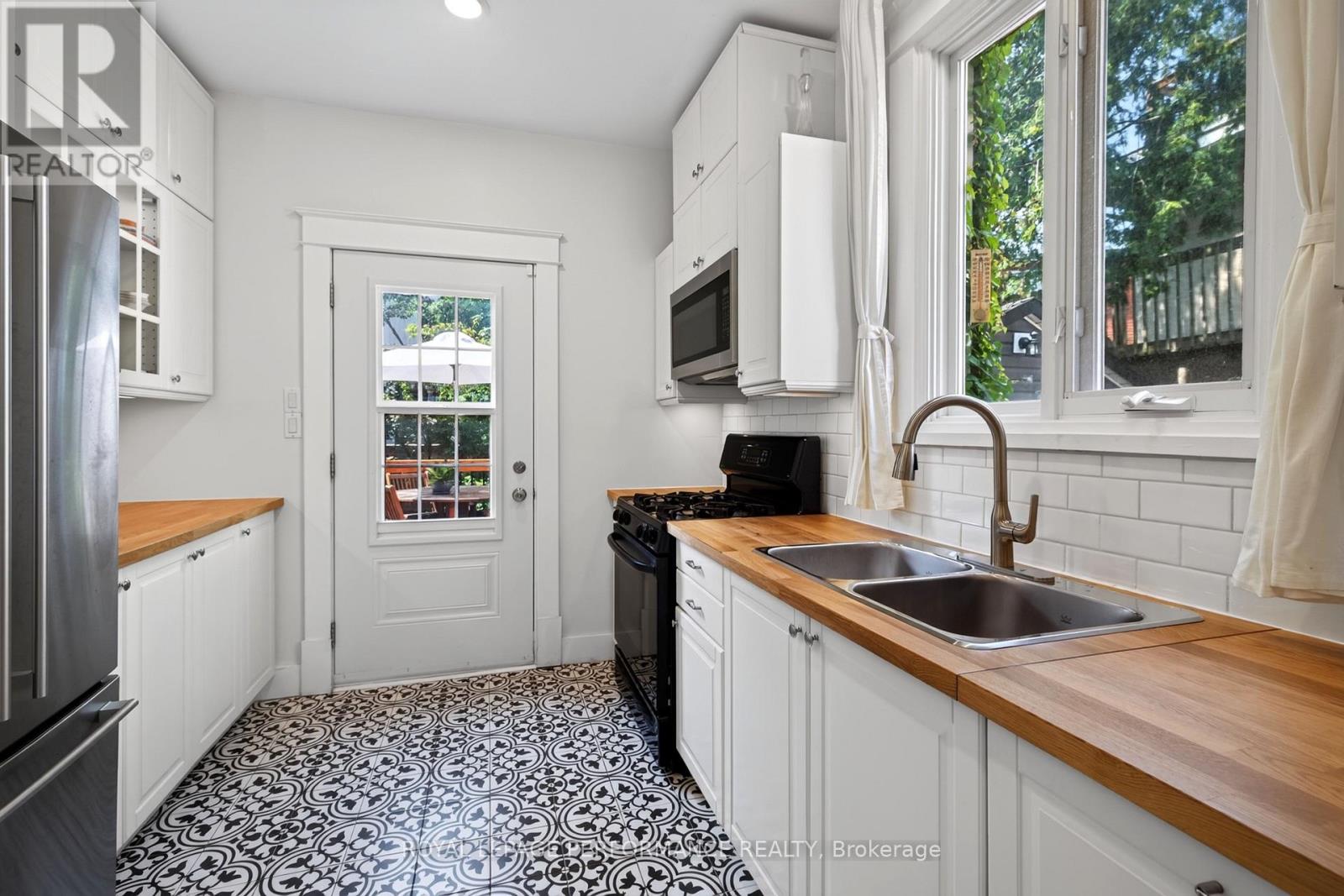 72 Springfield Road Property Photo 15