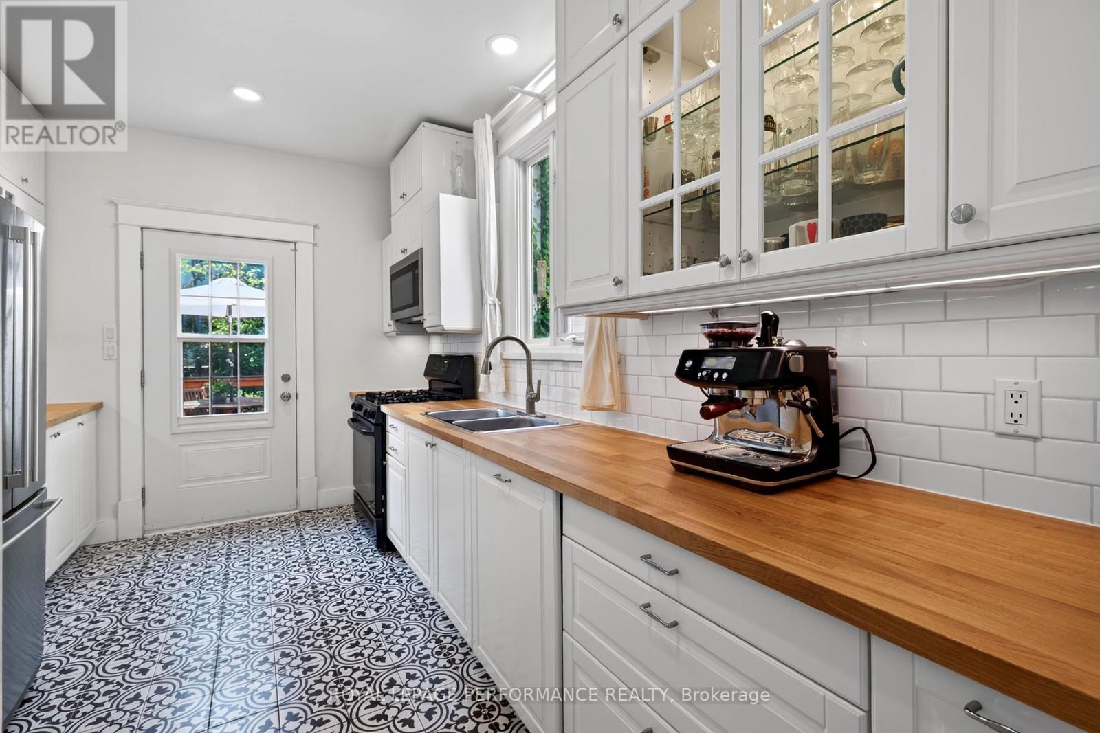 72 Springfield Road Property Photo 18