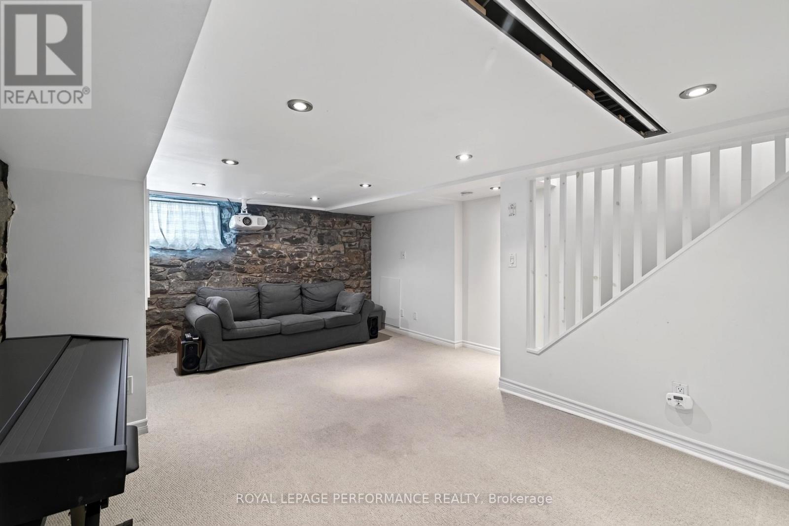 72 Springfield Road Property Photo 33