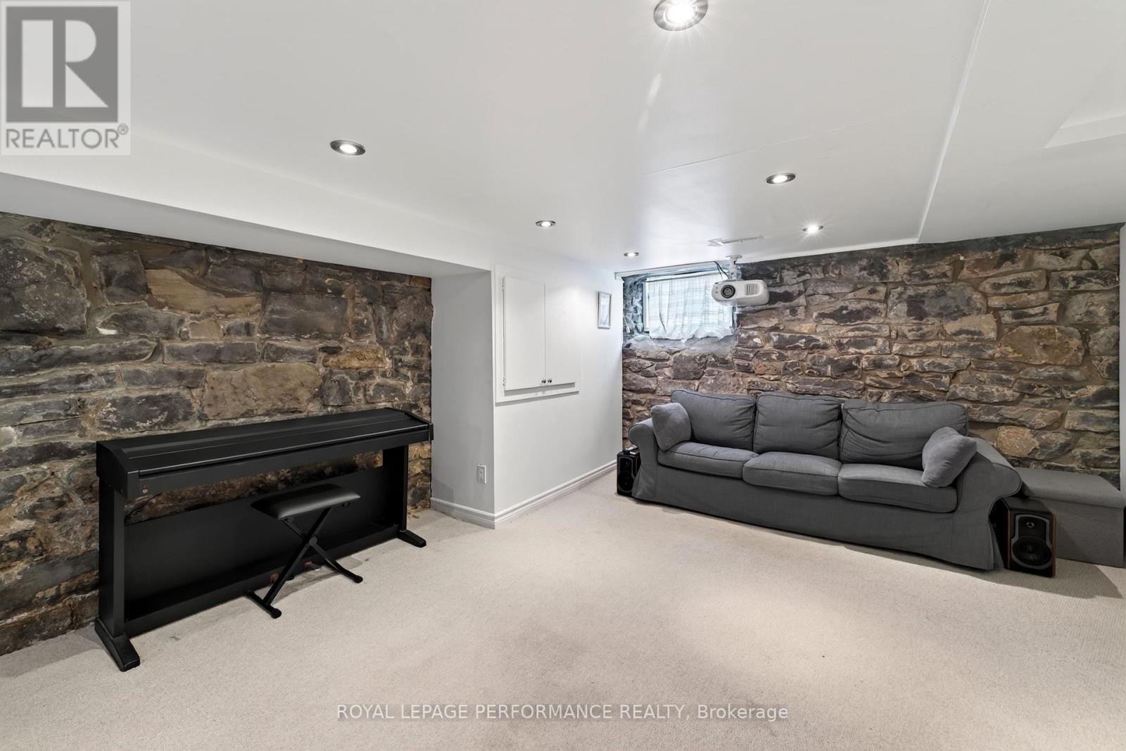 72 Springfield Road Property Photo 34