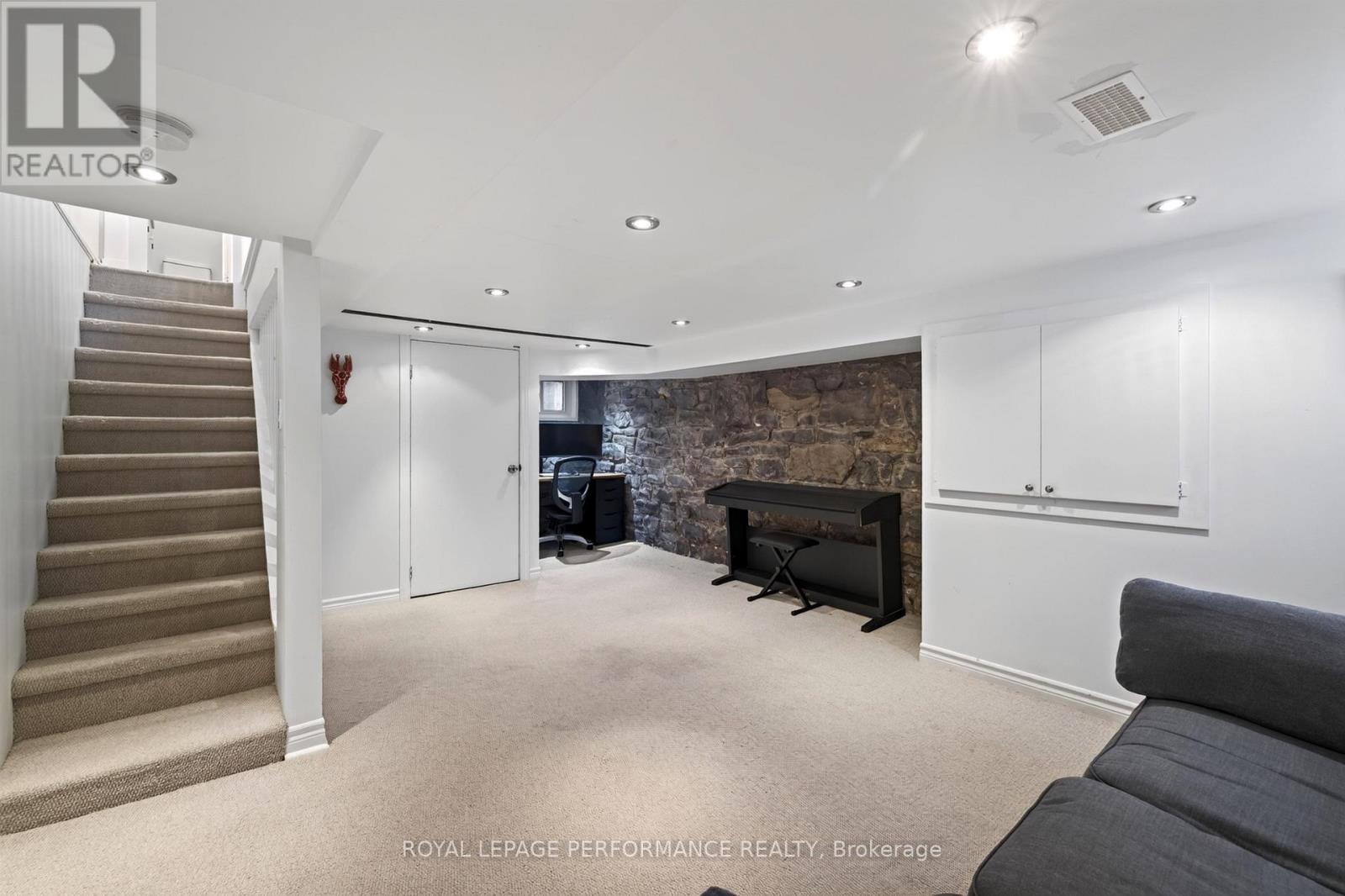 72 Springfield Road Property Photo 35