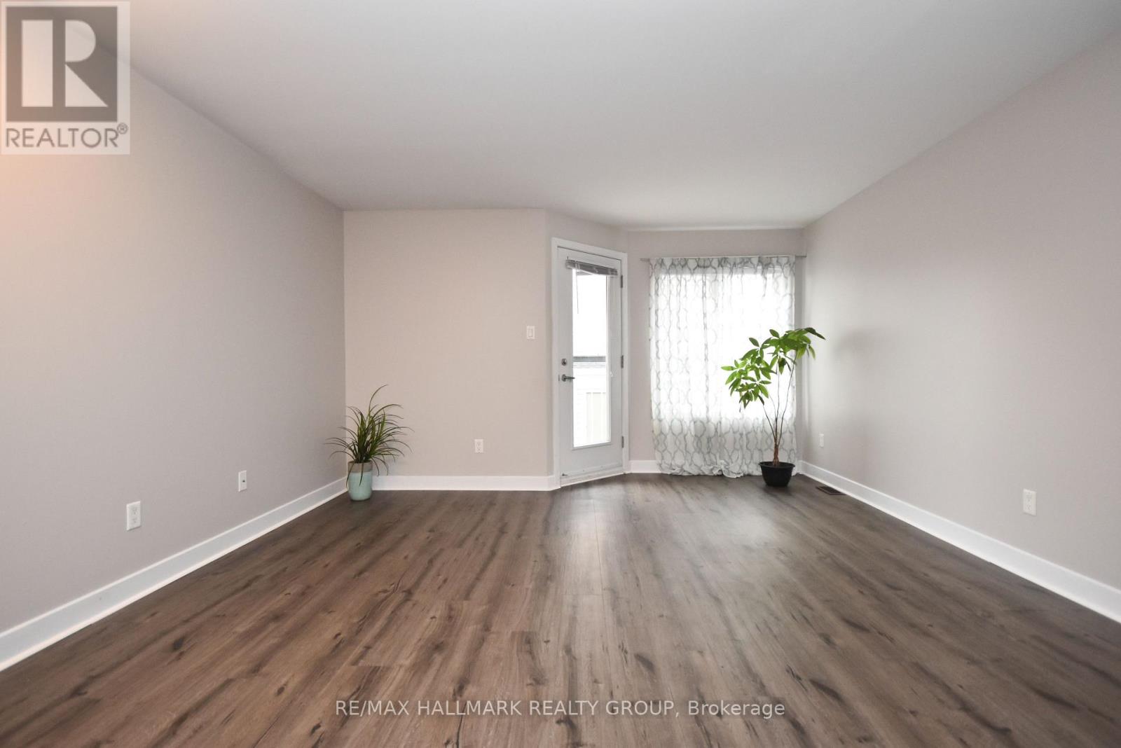D - 4528 Innes Road Property Photo 15