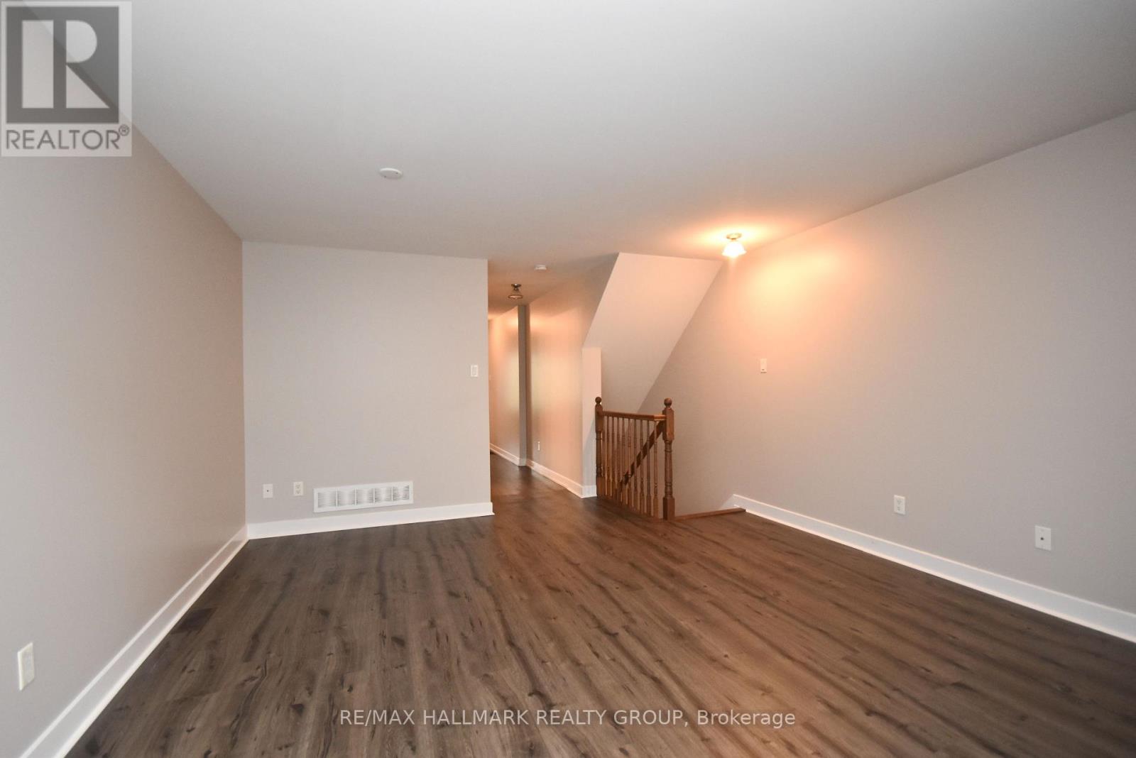 D - 4528 Innes Road Property Photo 16