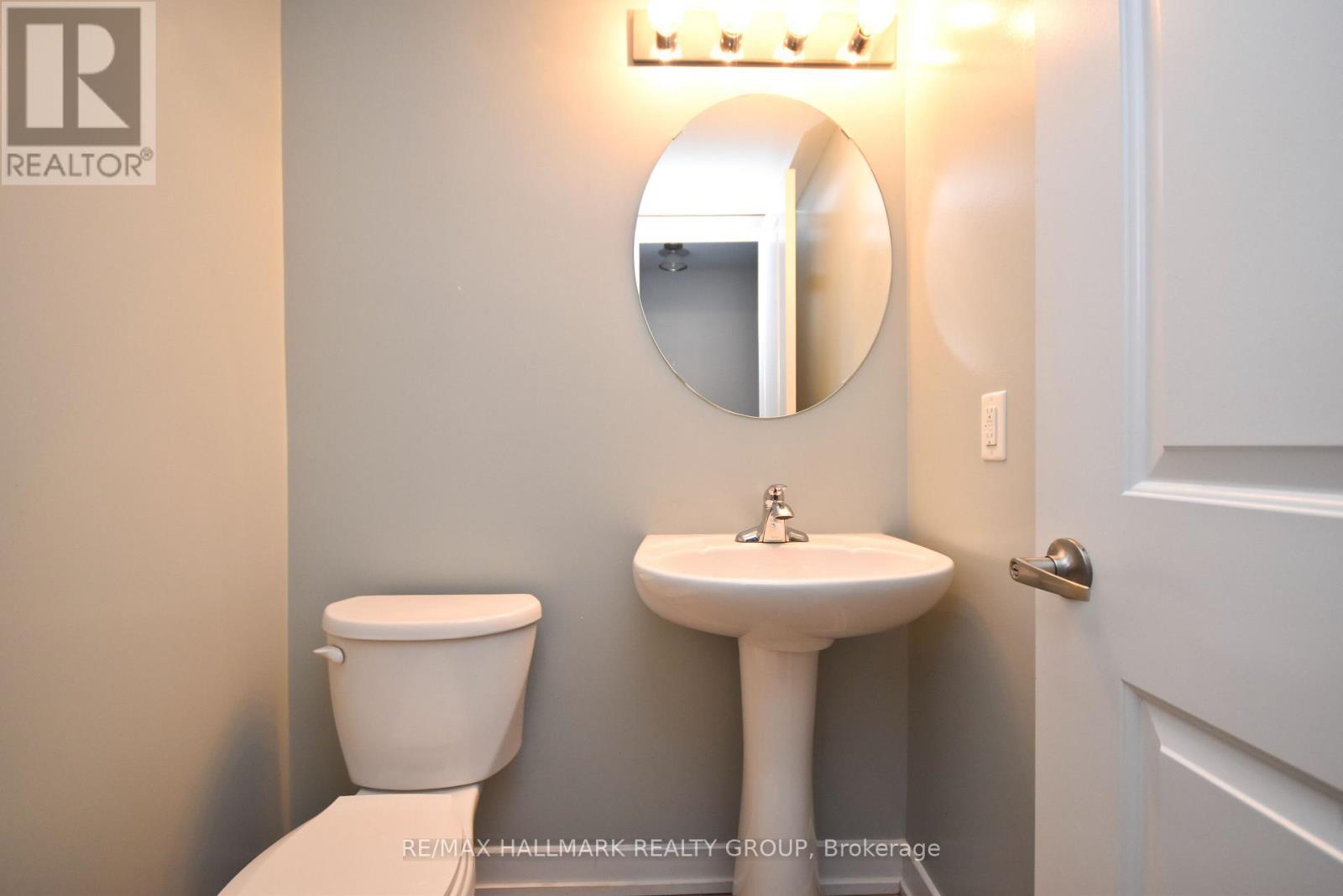 D - 4528 Innes Road Property Photo 17
