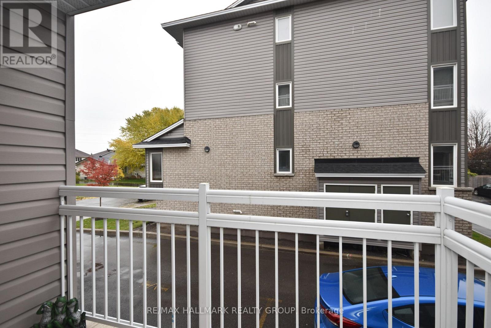 D - 4528 Innes Road Property Photo 19