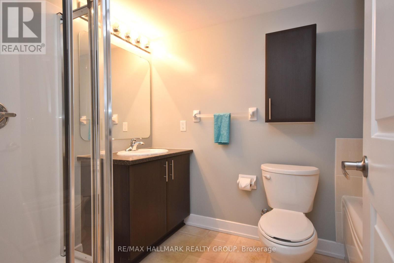 D - 4528 Innes Road Property Photo 28