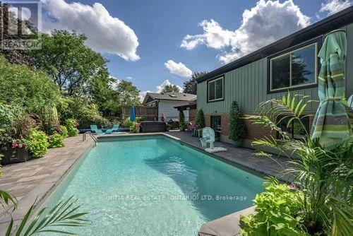 18 Hammond Crescent Property Photo 5