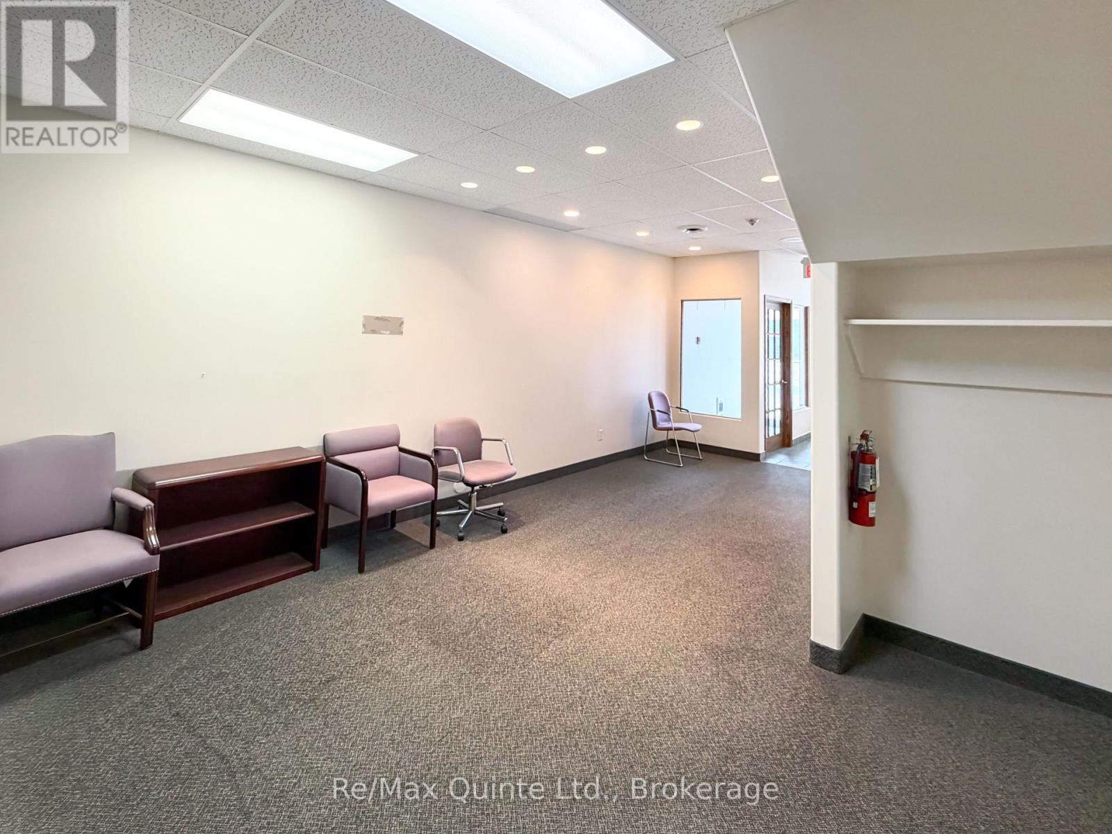 Unit 2 - 69-71 Dundas Street W Property Photo 6