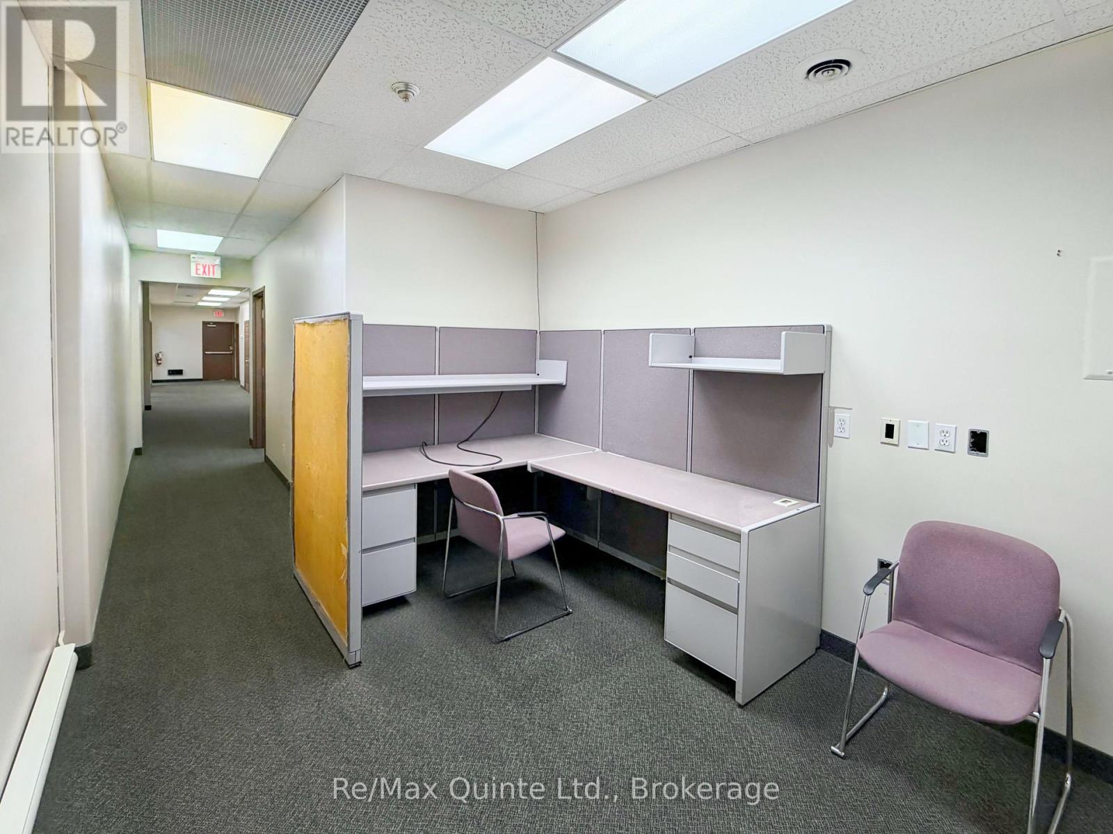 Unit 2 - 69-71 Dundas Street W Property Photo 7