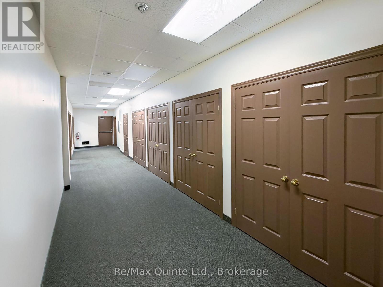 Unit 2 - 69-71 Dundas Street W Property Photo 8
