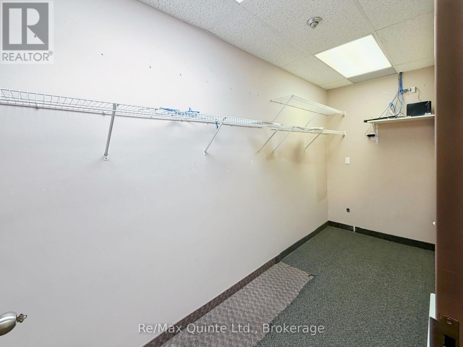 Unit 2 - 69-71 Dundas Street W Property Photo 14