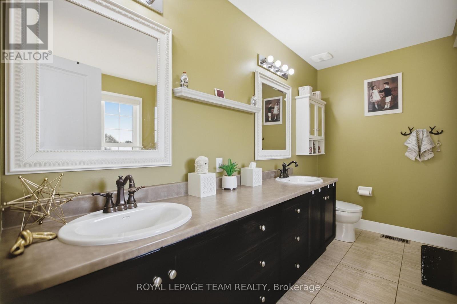 790 Kilbirnie Drive Property Photo 22