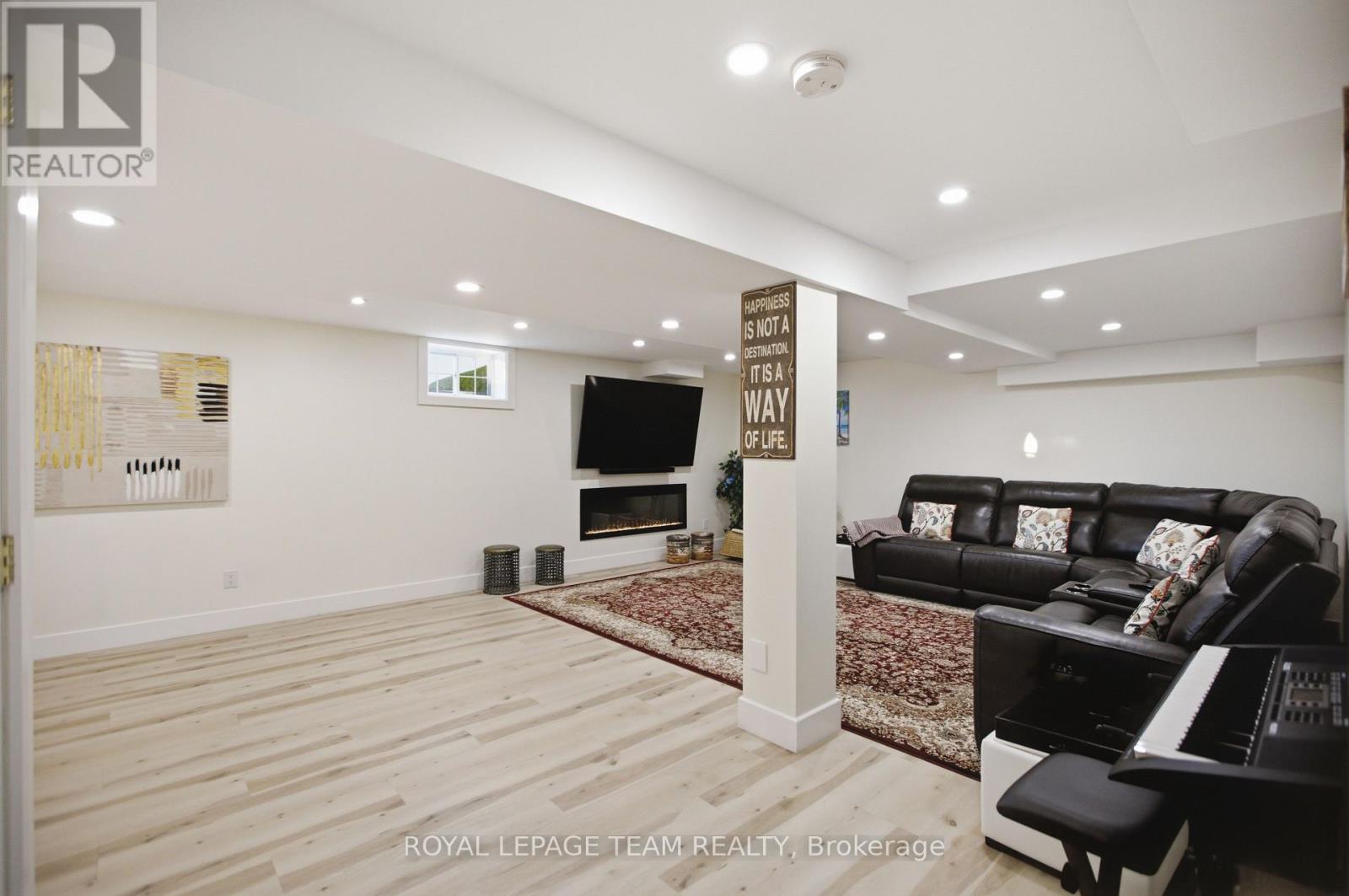 790 Kilbirnie Drive Property Photo 35