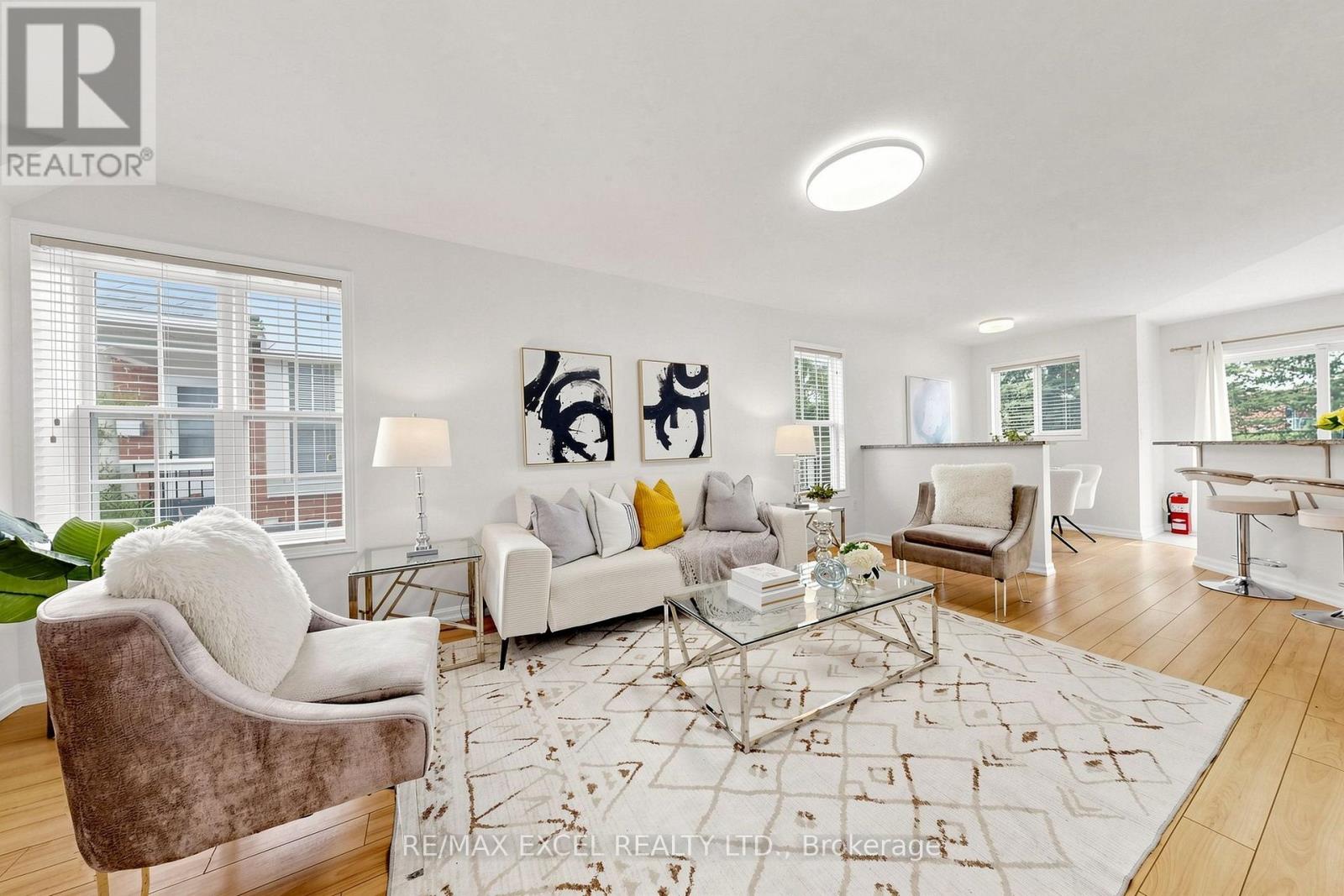 548 MARINER DRIVE