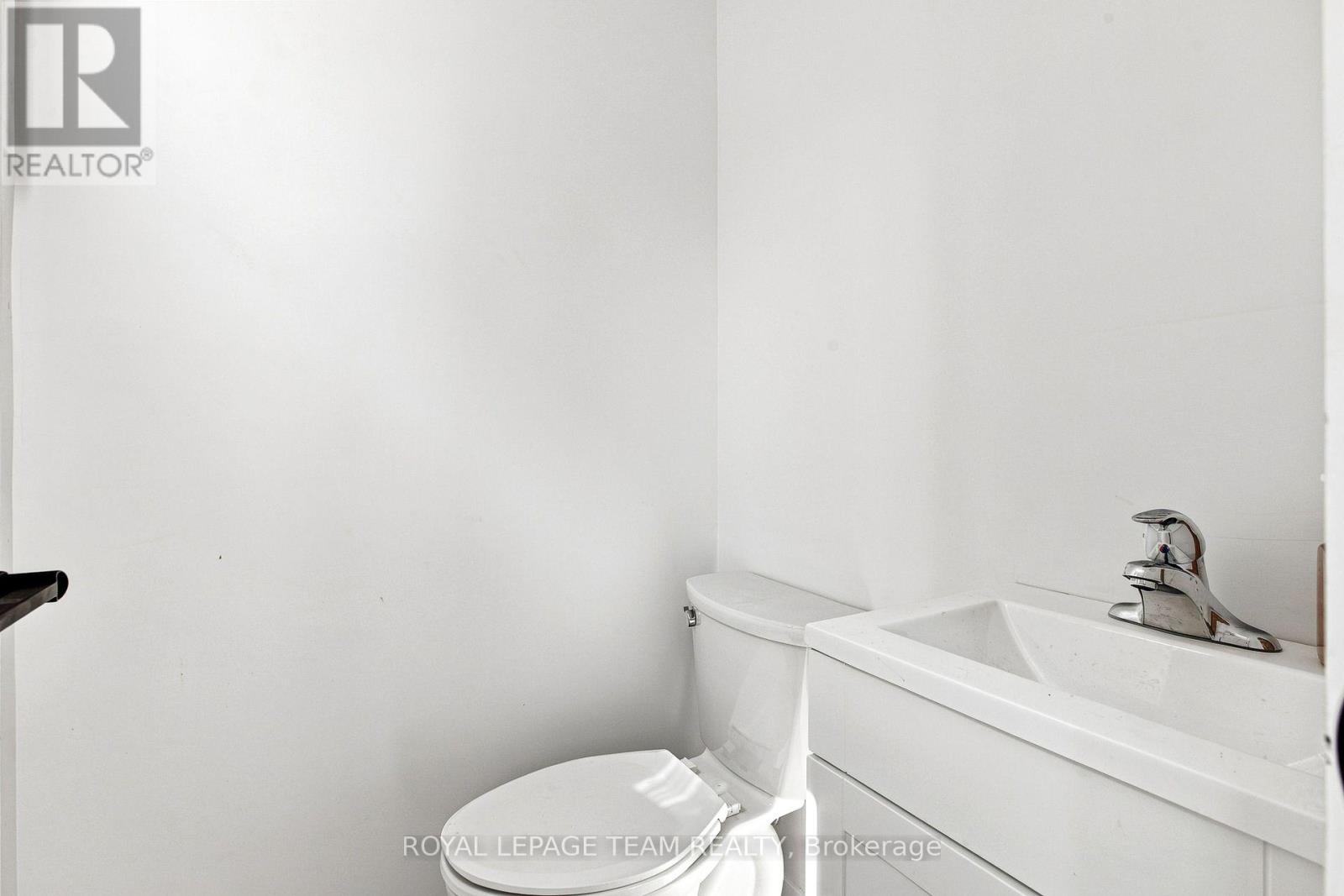 1001 Meadowlands Drive Property Photo 11