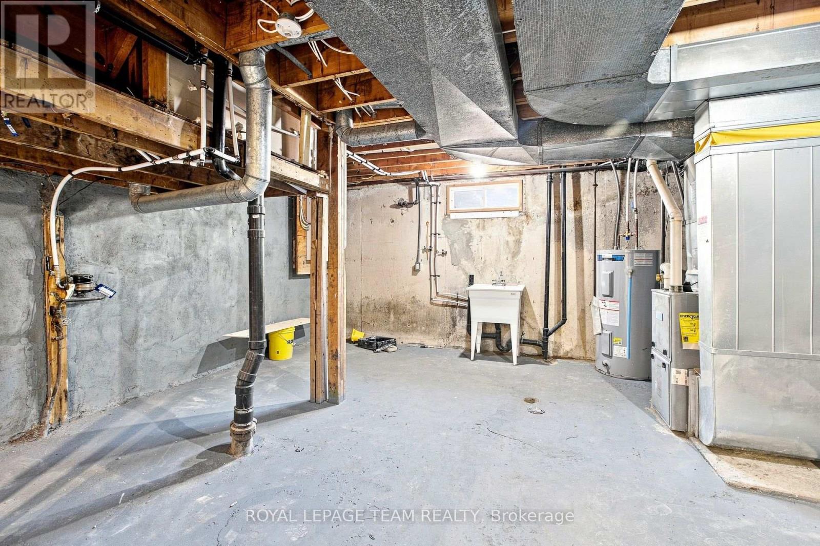 1001 Meadowlands Drive Property Photo 30