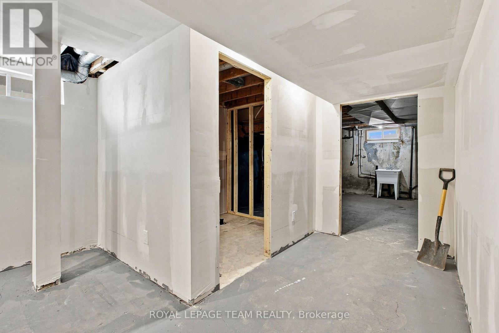 1001 Meadowlands Drive Property Photo 32