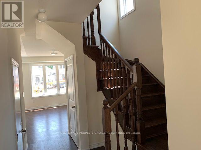 419 Black Cherry Crescent Property Photo 6