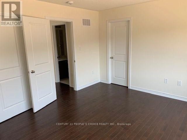 419 Black Cherry Crescent Property Photo 9