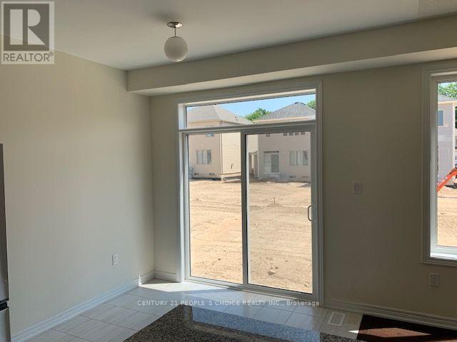 419 Black Cherry Crescent Property Photo 19