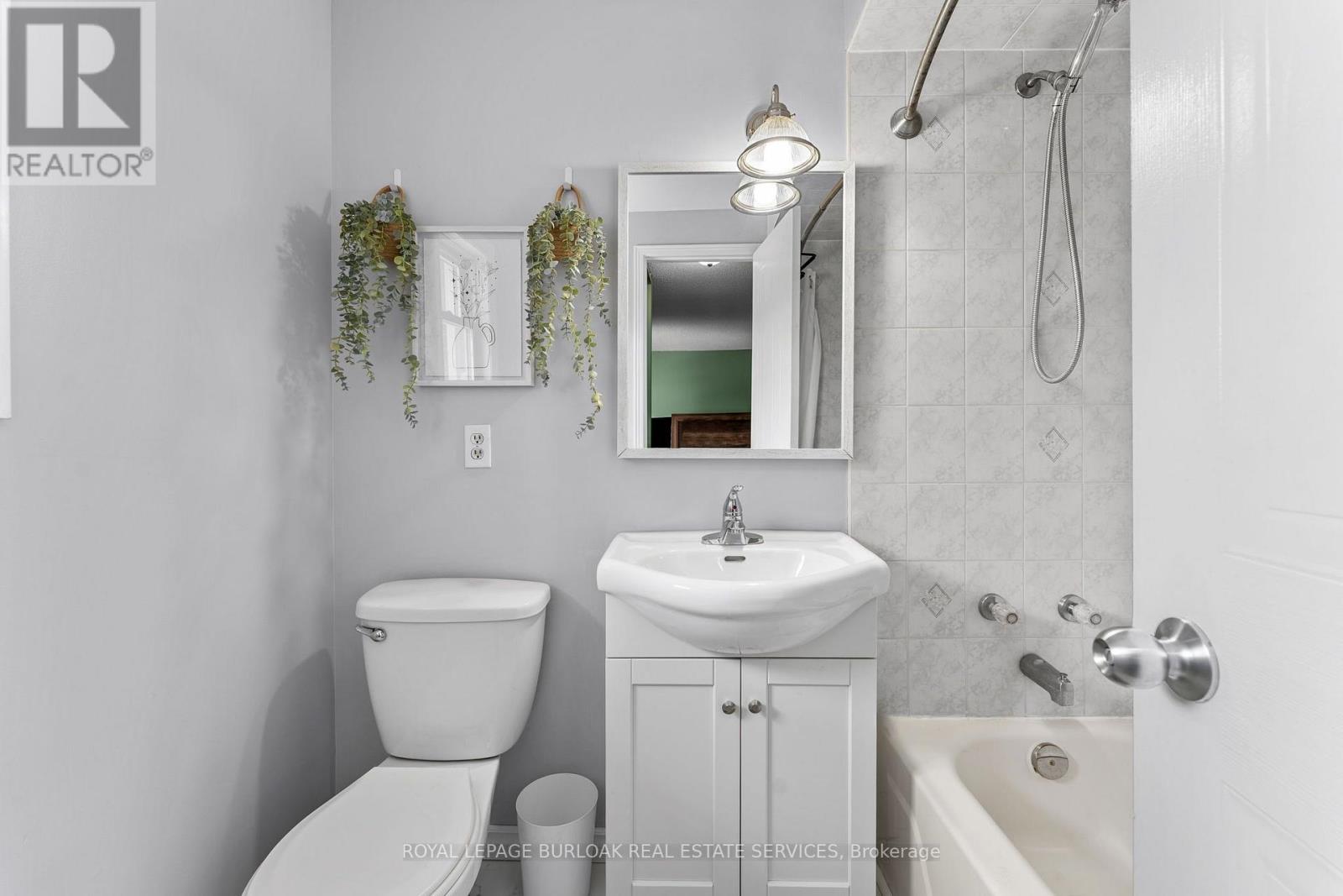 12 - 465 Beechwood Place Property Photo 32