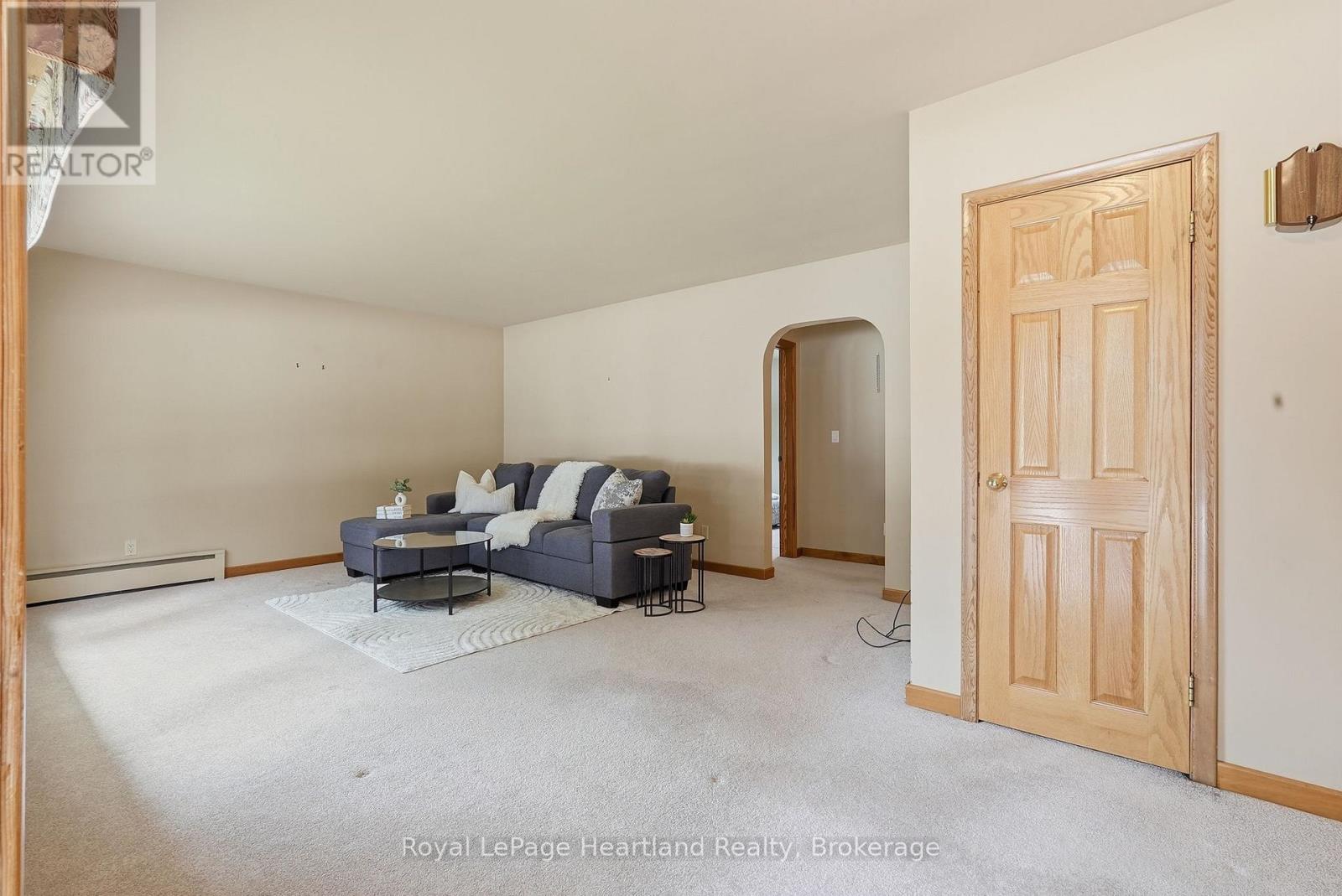 5 King Street Property Photo 6