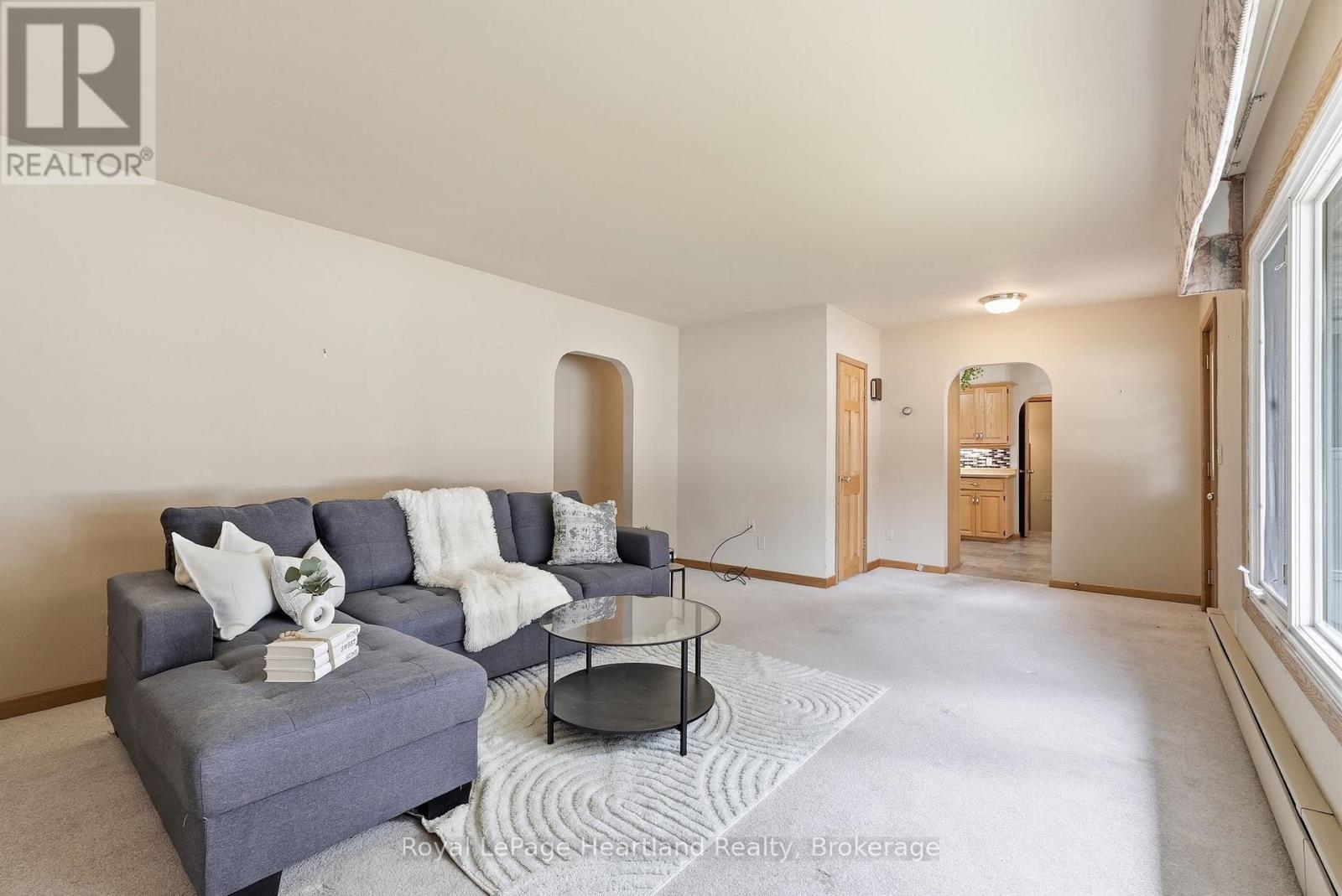 5 King Street Property Photo 7