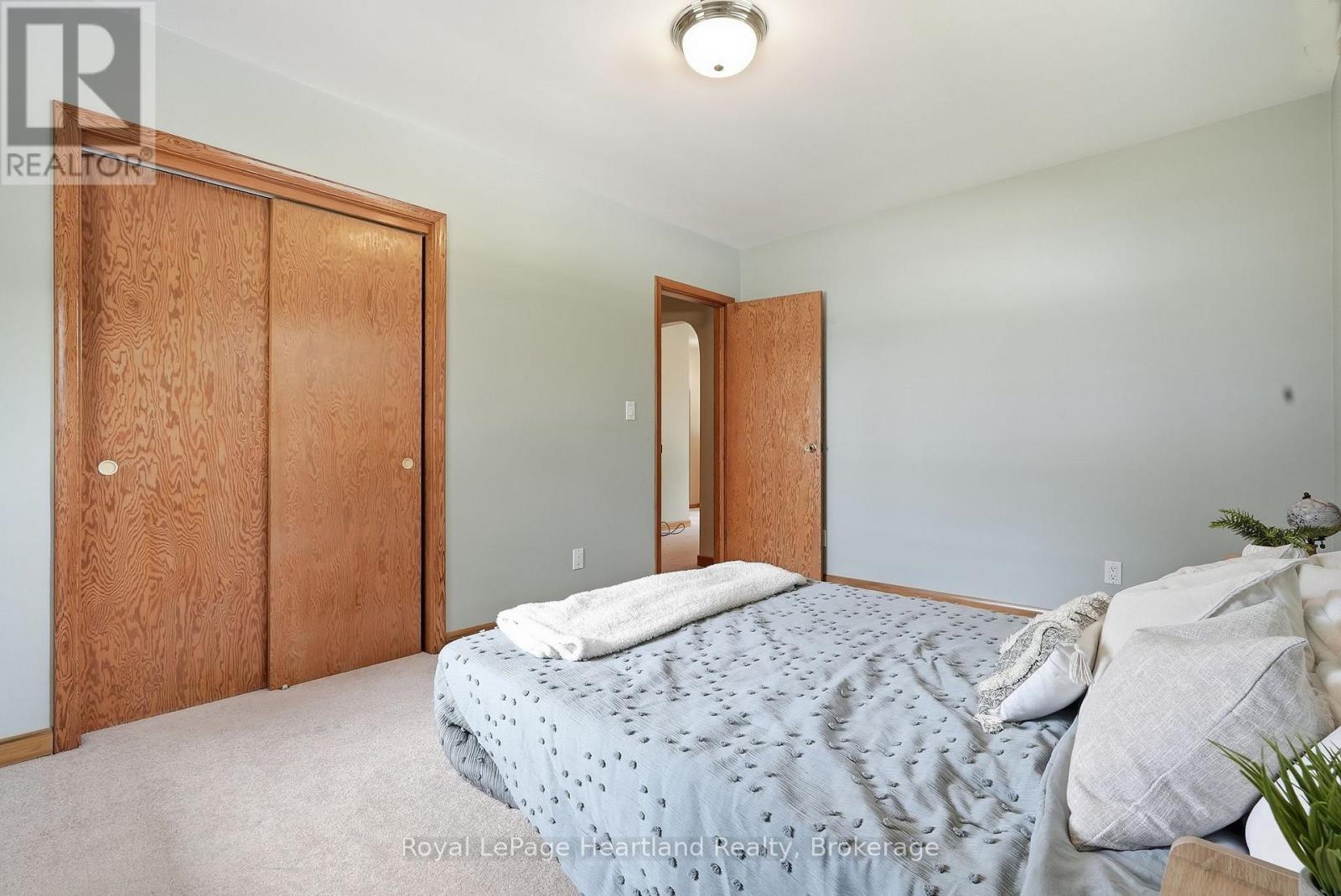 5 King Street Property Photo 15