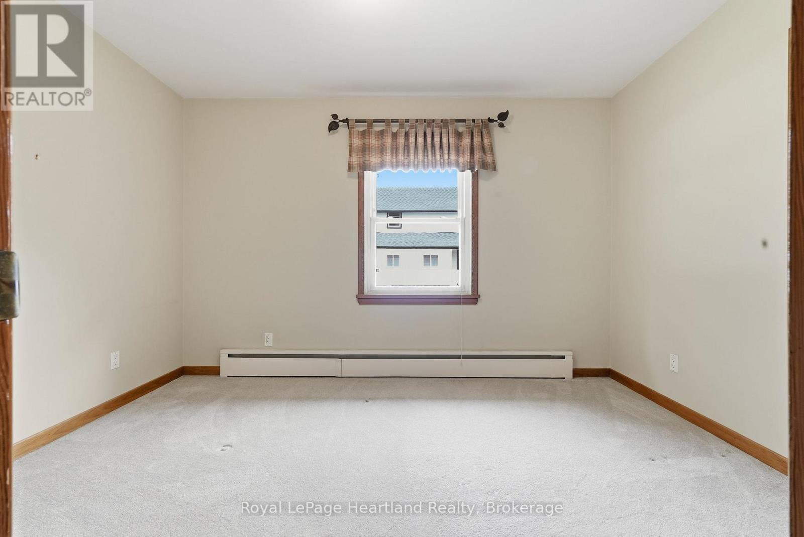 5 King Street Property Photo 16