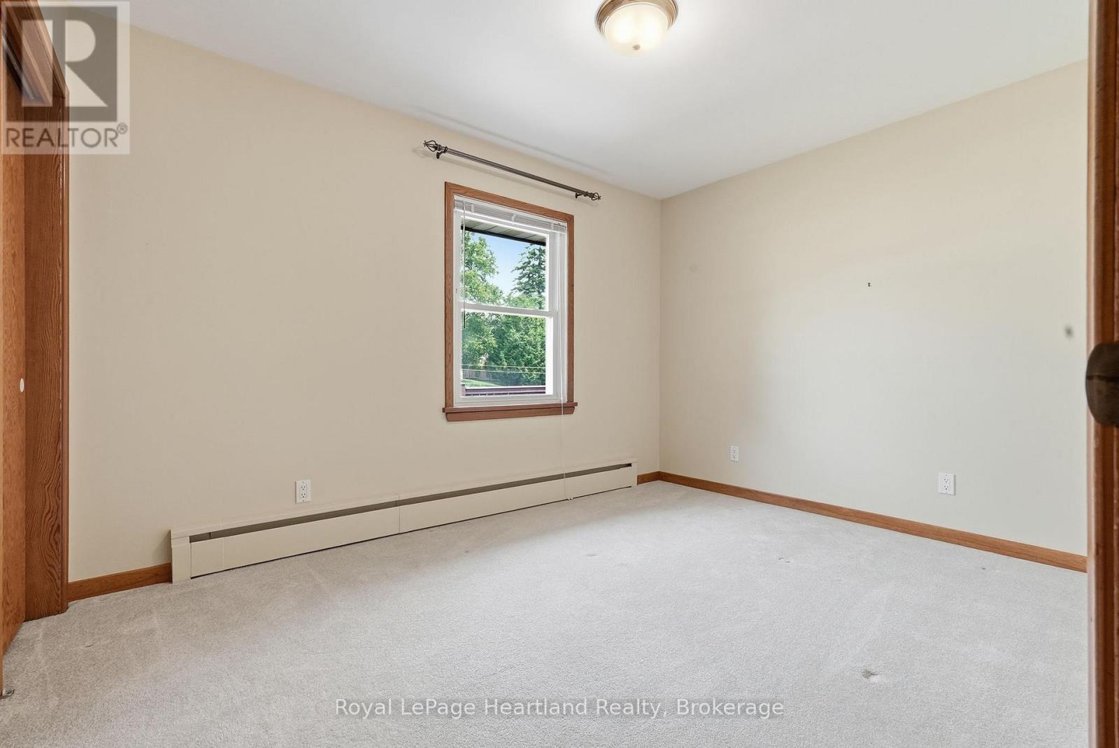 5 King Street Property Photo 19