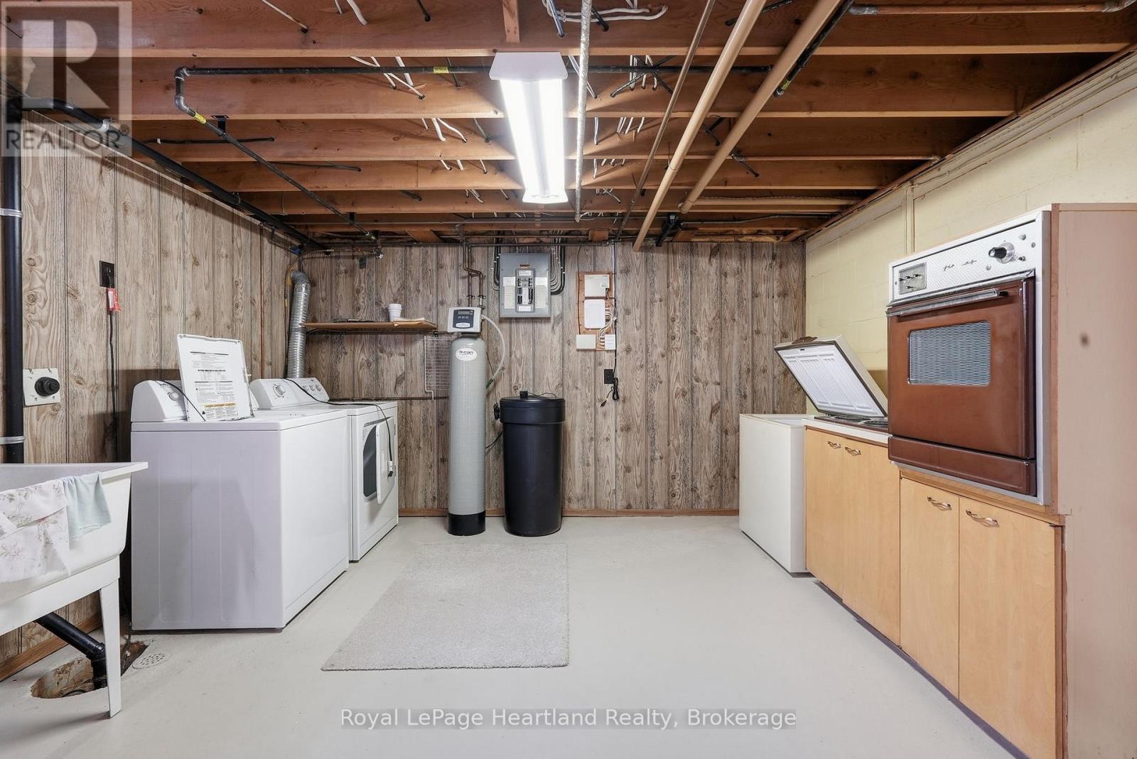 5 King Street Property Photo 24