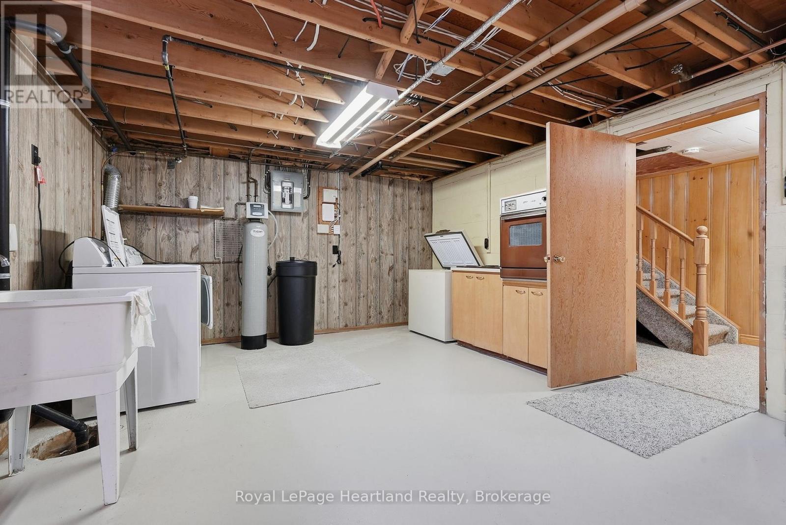 5 King Street Property Photo 25