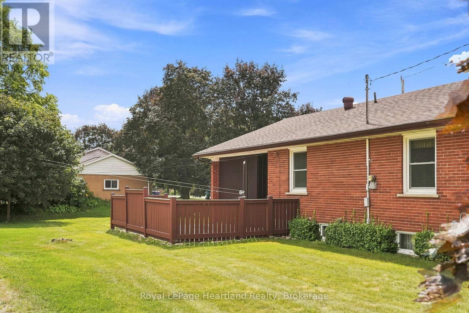 5 King Street Property Photo 31