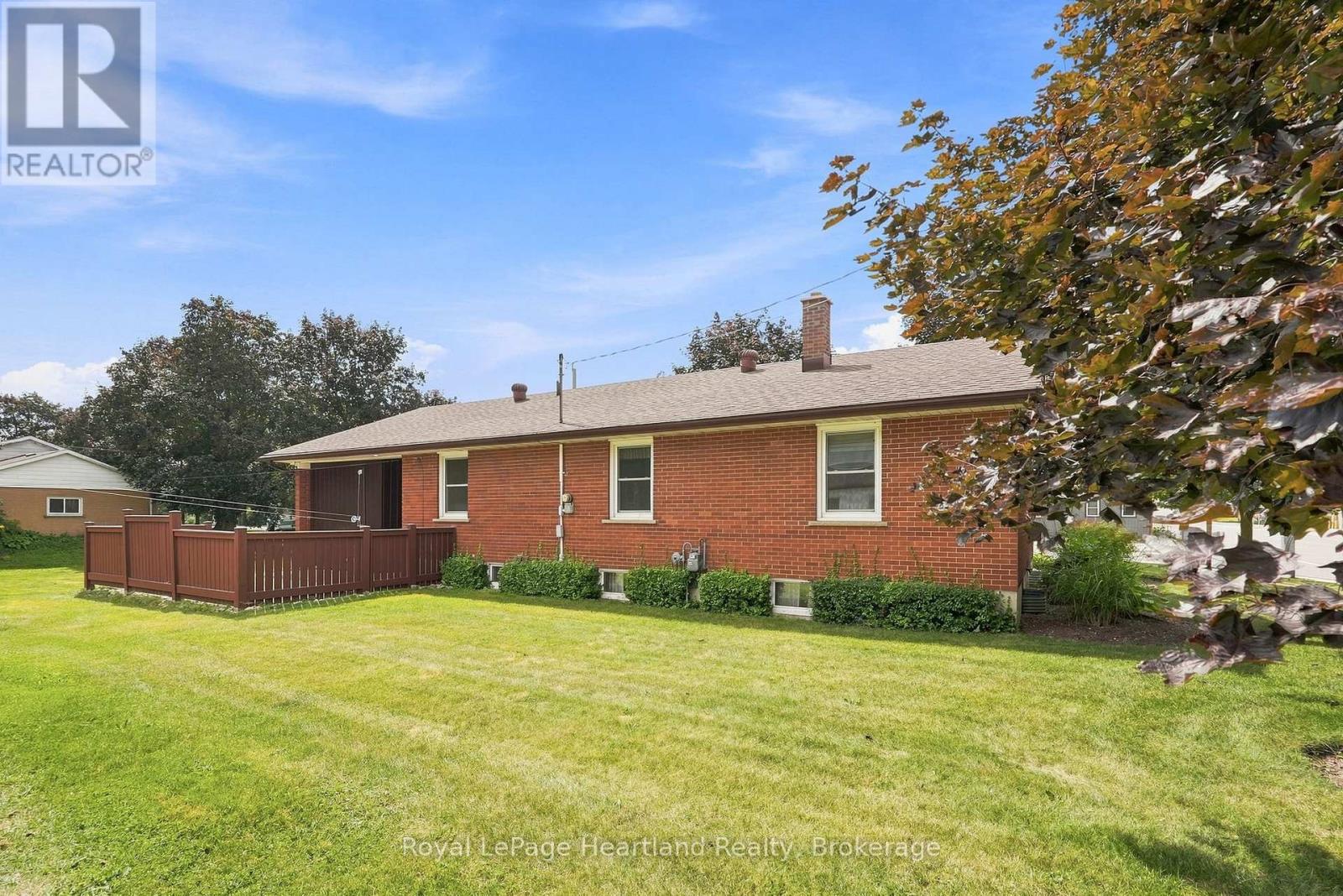 5 King Street Property Photo 32