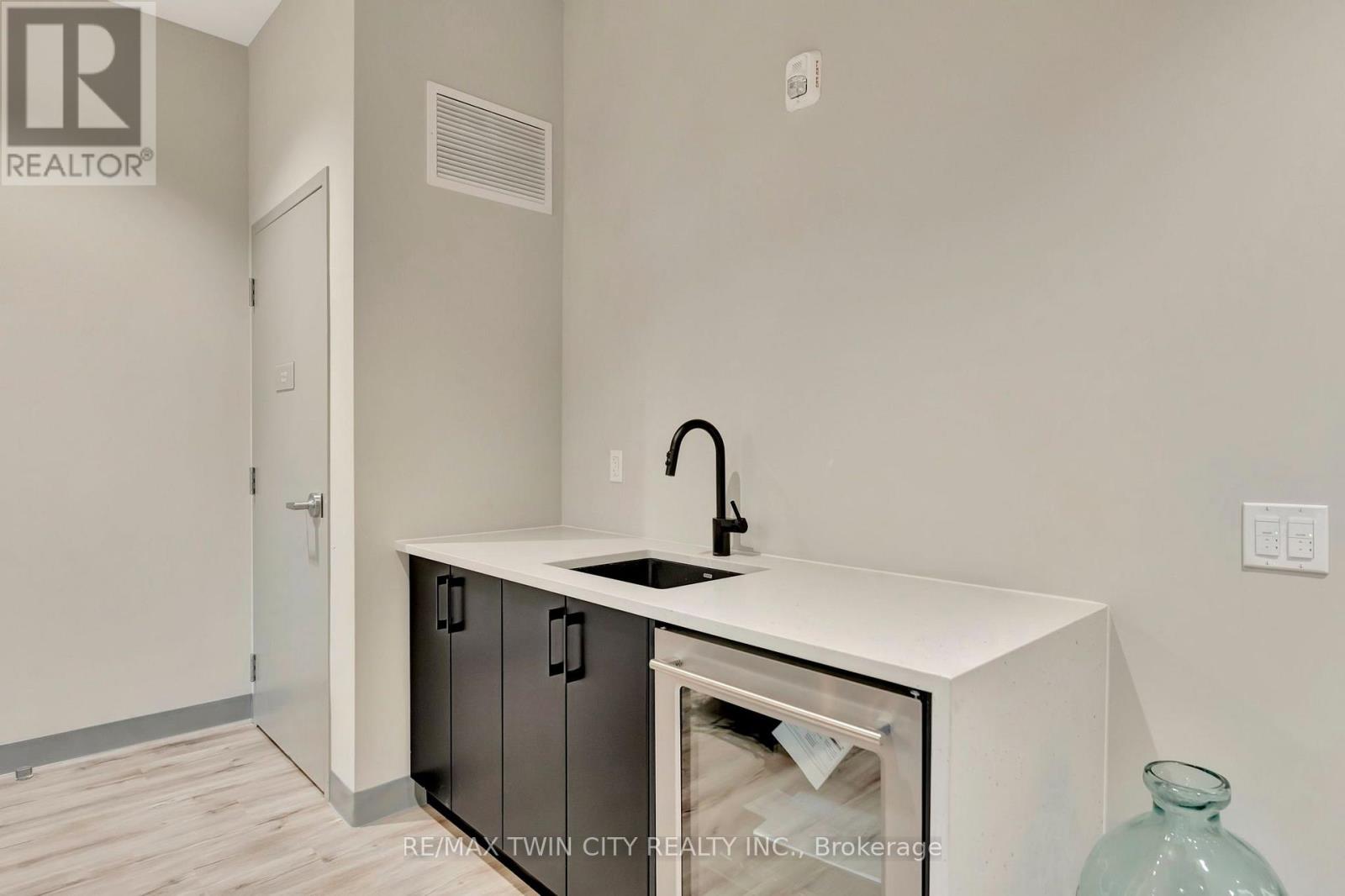 101 - 107 Roger Street Property Photo 32