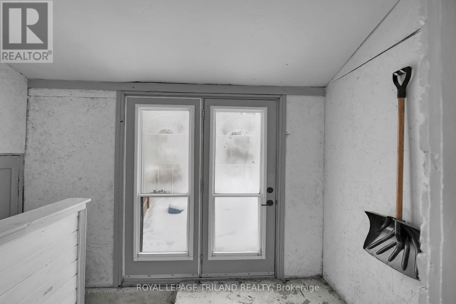 18 Wharncliffe Road S Property Photo 13