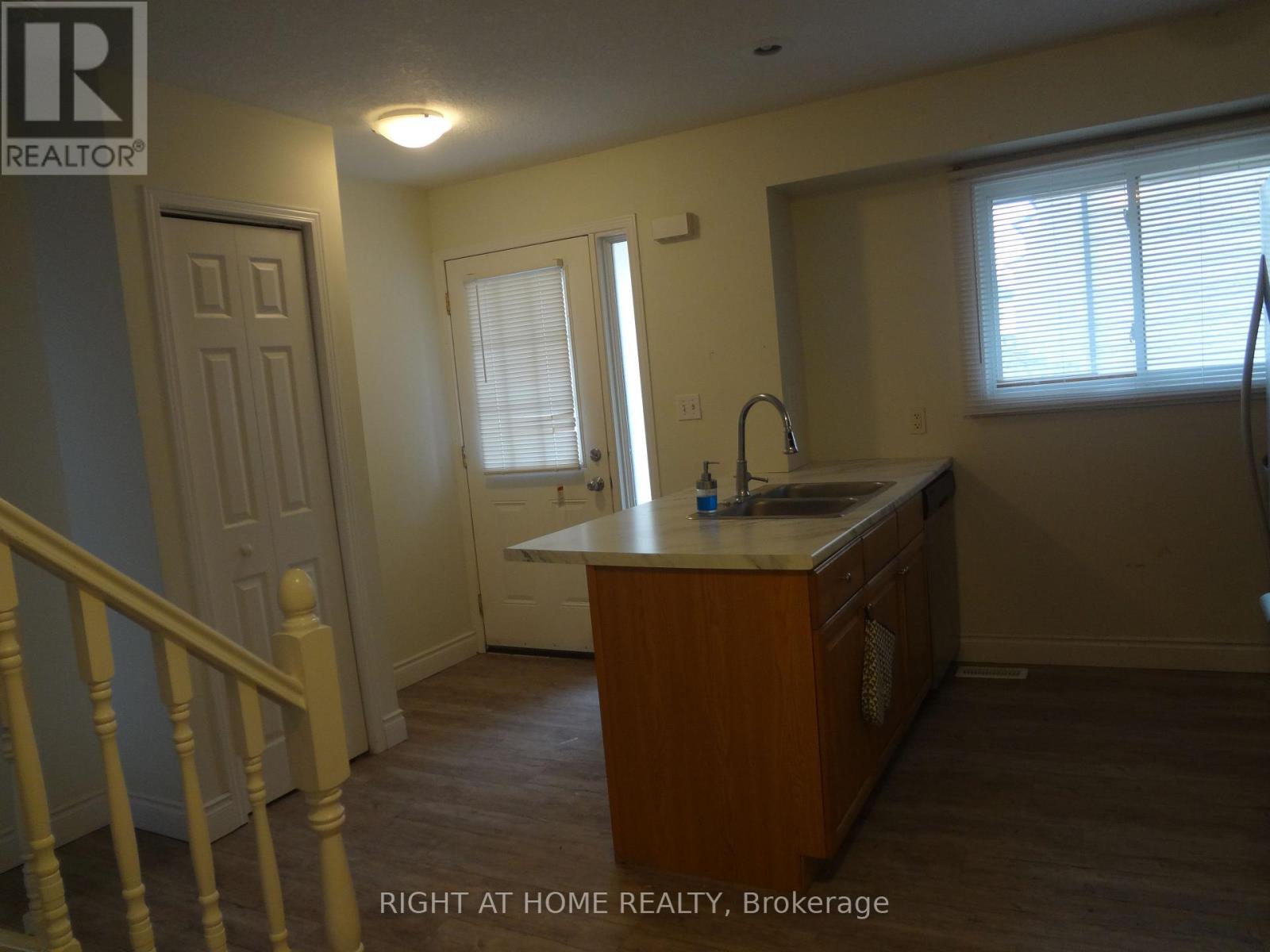 49 - 211 Veronica Drive Property Photo 3