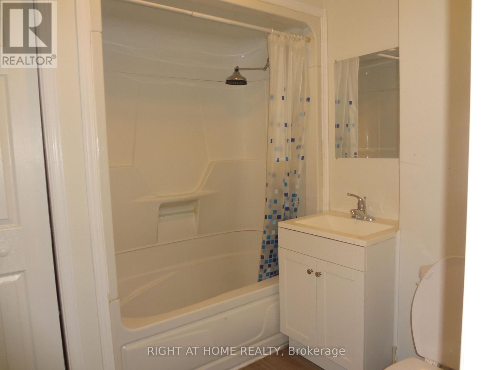 49 - 211 Veronica Drive Property Photo 10