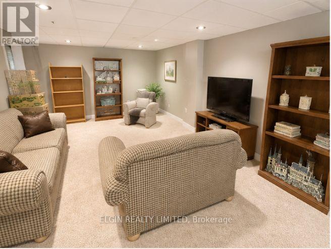 111 Manor Road Property Photo 10
